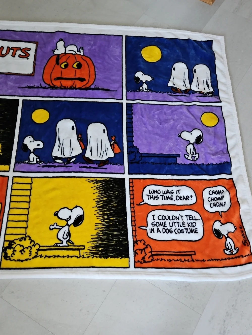 Hallmark Peanuts Trick-or-Treat Halloween Throw Blanket 50